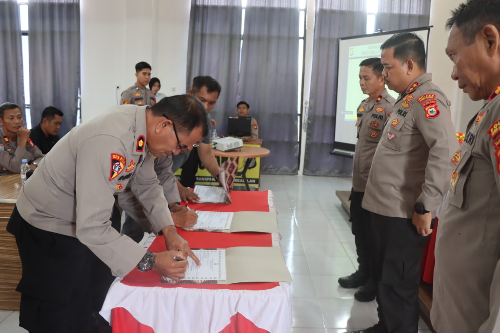 Polres Toraja Utara Gelar Sosialisasi DIPA/RKA-KL TA 2026 dan  Penandatanganan Pakta Integritas - DIVISI HUMAS POLRI - Pengelola Informasi  dan Dokumentasi Polri