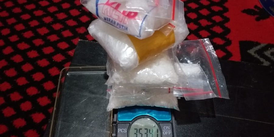 35341 Gram Sabu Diamankan Sat Narkoba Polres Gowa Saat Penggerebekan Dirumah Terduga Bandar Sabu