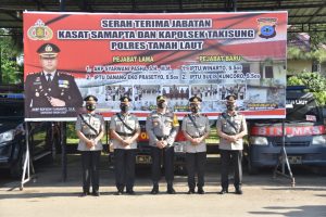 Serah terima jabatan (sertijab) Kasat Samapta dan Kapolsek Takisung di Mapolres Tanah Laut Polda Kalimantan Selatan