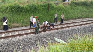 Polsek Ciawi dan Unit Inafis Sat Reskrim Polres Tasikmalaya Kota Datangi TKP Pria Tewas Tertabrak Kereta Api 2
