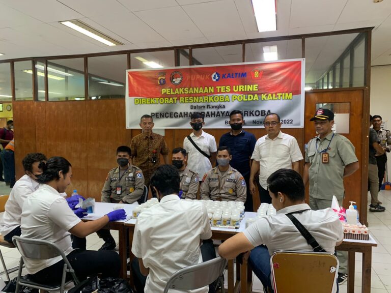 Ditresnarkoba Polda Kalimantan Timur Lakukan Tes Urine Kepada PT. KJS