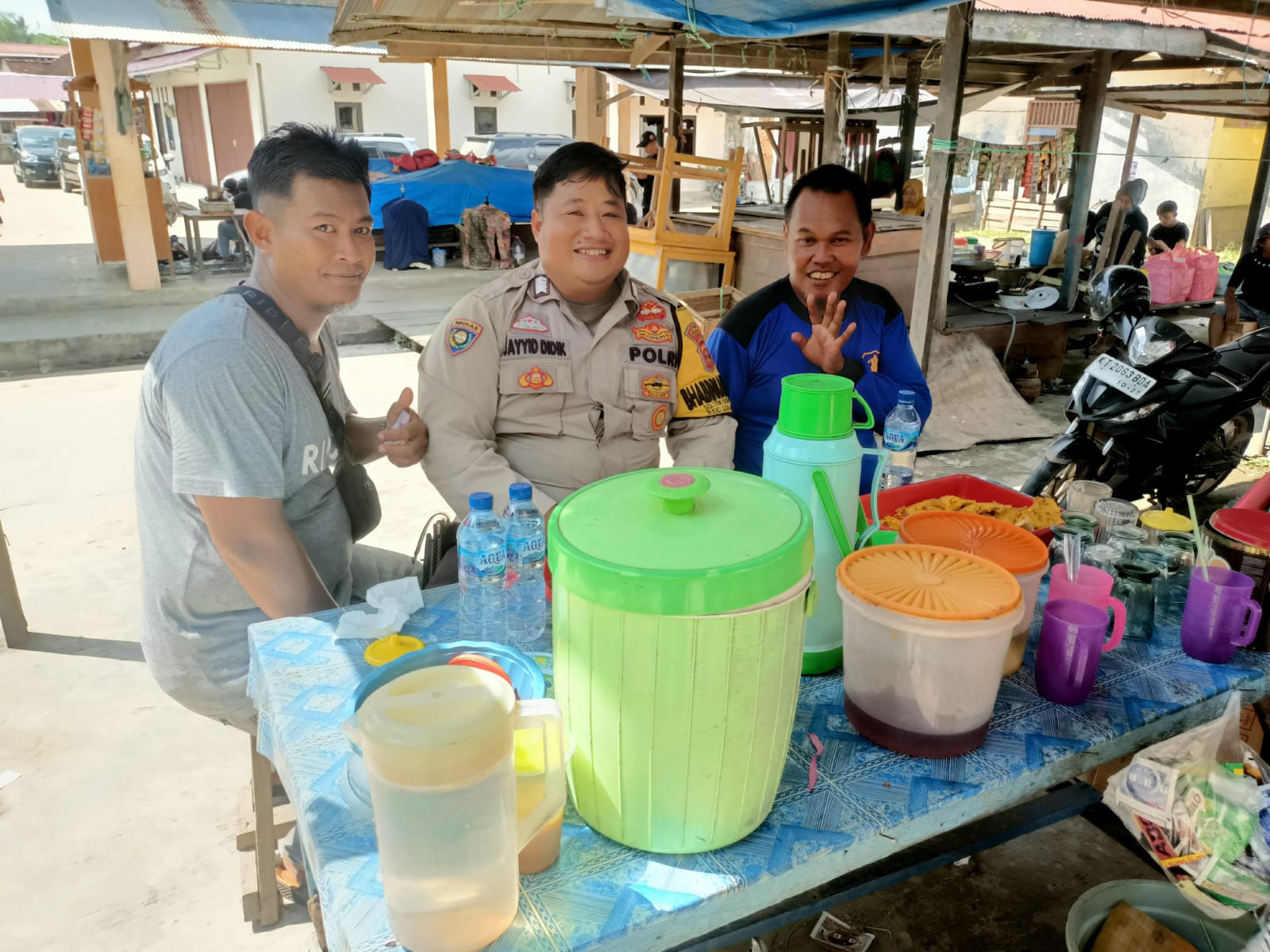 Bhabinkamtibmas Ngopi Bareng Masyarakat Loa Duri Ilir Di Wilayah Desa Binaan Divisi Humas Polri 8797