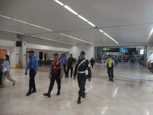 Patroli Gabungan Yang dilakukan Polresta Bandara Soekarno-Hatta Beserta Stake Holder Di Area Keberangkatan Dan Kedatangan Terminal 2 Bandara Soekarno-Hatta