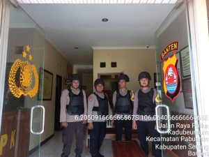 Selalu waspada dan siap siaga, Personel Polsek Pabuaran Polresta Serkot Polda Banten, laksanakan Sispam Mako Pagi hari