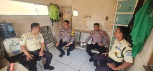 Kanit Binmas Polsek Taktakan Polresta Serkot Polda Banten, melaksanakan patroli/sambang ke satpam RS. Fatimah