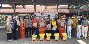 118 Paket Sembako di bagikan kepada Karyawan Rumah Sakit Islam Ibnusina Pekanbaru.
