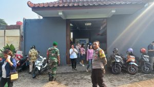 Sinergitas TNI POLRI Berikan Pengamanan Giat Ibadah Jum'at Agung di Gereja Santo Hubertus Kertosono