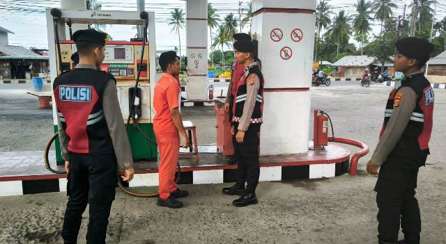 Pastikan Ketersediaan dan Keamanan BBM di Bulan Puasa Patroli Presisi Sat Samapta Polres Aceh Timur Cek ke Sejumlah SPBU 1