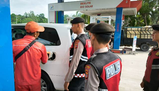 Pastikan Ketersediaan dan Keamanan BBM di Bulan Puasa Patroli Presisi Sat Samapta Polres Aceh Timur Cek ke Sejumlah
