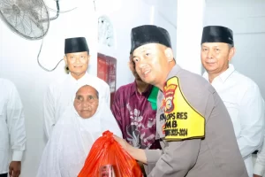 Wakapolres Rohul Dampingi Wabup H Indra Gunawan Safari Ramadhan Di Masjid Mukhlisin