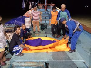 Satpolairud Polresta Pati Evakuasi Jenazah ABK yang Meninggal di Kapal
