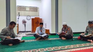 Polsek Long Ikis Gelar Sholat Tarawih Dan Tadarus Alquran di Mushollah Nurul Hidayah