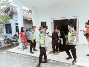 Polsek RKT Amankan Peringatan Jumat Agung Di GPIN Desa Karya Mulya Prabumulih