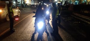 Polsek Batangtoru Polres Tapanuli Selatan Melaksanakan Patroli Malam dan Pengamanan Sholat Tarawih