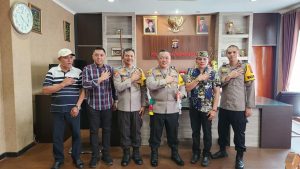 Kapolres Kukar Terima Silaturahmi Ketua Adat Dayak Punan Kecamatan Tabang