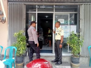 Personil Polsek Pesantren Berikan Himbauan Kambtimas Pada Satpam Perbankan