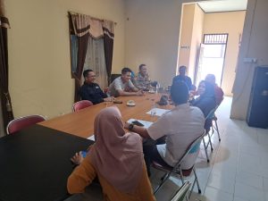 Anggota Bhabinkamtibmas Sambang Rutin ke rumah warga binaan kelurahan Pendingin Kec. Sangasanga