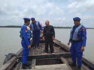 Pastikan Wilayah Perairan Aman Kondusif Sat Polairud Polres Tanjung Balai Patroli Perairan dan Sambangi Gudang di Tepi Perairan