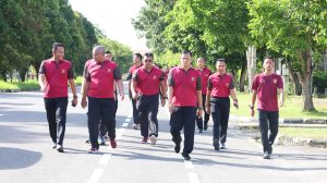 Kapolda Bersama Personel Laksanakan Olahraga Jalan Sehat Dengan Jarak Tempuh 4 KM