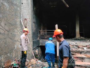 Kasus Kebakaran Toko Bingkai di Mampang, Puslabfor Lakukan Olah TKP