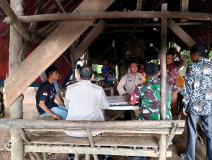 Bhabinkamtibmas Polsek Dolok BRIPKA IMPONG HARAHAP Melaksanakan Kegiatan Sambang di Desa Pasar Sipiongot