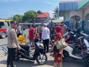 Polda Maluku Utara Lakukan Patroli Rutin di Pelabuhan Ahmad Yani dan Taman Nukila