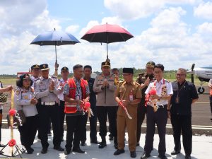 Kapolres Barsel Hadiri Syukuran Penerbangan Angkutan Udara Perintis UP Bandara Sanggu