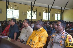 Kapolda Papua Barat Mengikuti Pelaksanaan Misa Bersama  di Kampung Ayata
