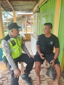 Jaga Suasana Kondusif, Bhabinkamtibmas Polsek Tanjung Batu Terus Gencar Laksanakan Giat Sambang Desa