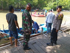 TNI - Polri Pastikan Keamanan dan Keselamatan Pengunjung Pantai Instambul