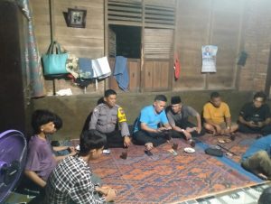 Polres Padang Lawas Bhabinkamtibmas Polsek Barumun Tengah Sambangi Desa Binaannya