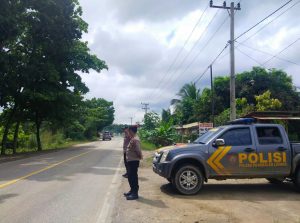 Polisi Pangkalan Lesung Patroli di Lokasi Rawan Lakalantas