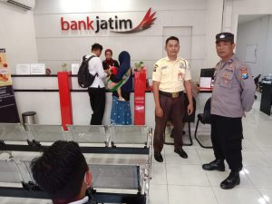 Personil polsek ploso patroli Dialogis sasar perbankan Bank Jatim unit Ploso