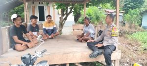 Bhabinkamtibmas Polsek Tehoru Gelar Sambang Ke Desa Binaan