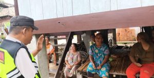 Bhabibkamtibmas Polsek Tanjung Raja Laksanakan Giat Sambang ke Desa Binaan