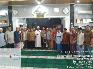 Kapolsek Sunggal Perkuat Sinergi dengan Masyarakat Melalui Sholat Jumat dan Silaturahmi di Masjid Ar Ramadhan