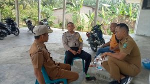 Polsek Raya Kahean Tingkatkan Sinergi dengan Pemerintah Desa Melalui Kunjungan Sambang di Sindar Raya
