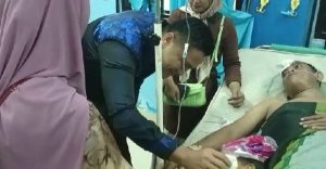 Iptu Arie Gusman Turlap Jenguk Korban Laka KA vs Bus Putra Sulung