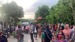 Nyongkolan Desa Pelanggan Ramai dan Semarak, Polsek Sekotong Pastikan Keamanan dan Kelancaran Arus Lalu Lintas