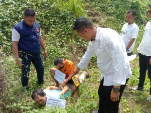 Sat Reskrim Polres OKU Timur Lakukan Rekontruksi Pembunuhan Pelajar SMP di Belitang