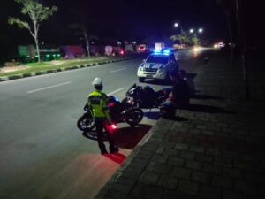 Songsong IKN Nusantara, Satlantas Polres PPU Giat Lakukan Blue Light Patrol