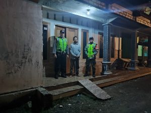 Bhabinkamtibmas Polsek Padangan Patroli Sambang Pemukiman Ditinggal Mudik