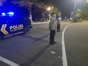 Anggota Polsek Ngasem Patroli Malam Pantau di SLG