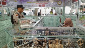 Kanit Binmas Polsek Kapas Melaksanakan Patroli Pasar dan Beri Himbauan Kamtibmas