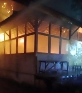 Polres Singkawang Datanggi TKP Kebakaran Kantin Sekolah