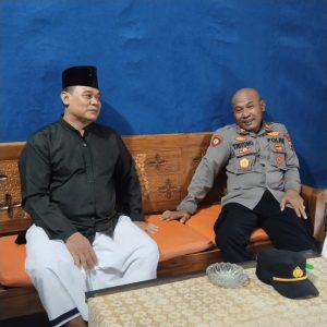 Jaga Kondusifitas Pasca Lebaran, Kapolsek Wanasari Silaturahmi ke Tokoh Masyarakat Desa Sawojajar