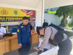 Personel Sat Samapta Polresta Balikpapan Beat 110 Jaga Keamanan di Kantor KPU Balikpapan