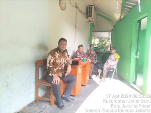 Aiptu Sunarto Memberikan Himbauan Kepada Guru MTs N 09 Johar Baru Jakpus