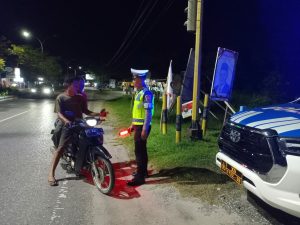 Sat Lantas Polres PPU Gencar Lakukan Patroli Dialogis Malam Hari Antisipasi Balap Liar di Kabupaten PPU