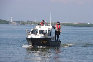 Polairud Polres Pasuruan Kota Lakukan Patroli Kelautan Imbau Nelayan Utamakan Keselamatan
